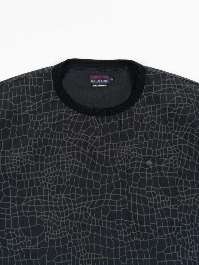 CAL O LINE x Burlap Outfitter Spiderweb S/S Pocket Tee Black | Shirts